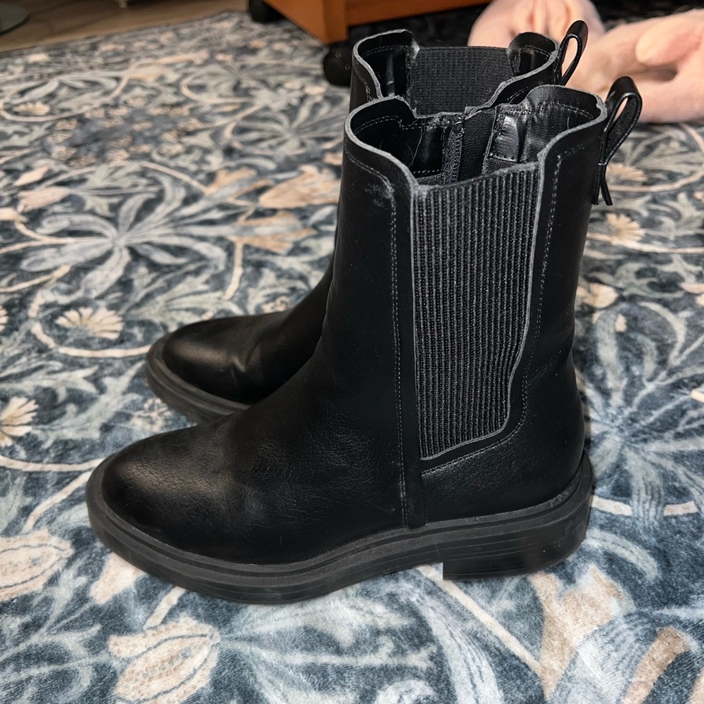 Kenneth Cole Reaction Black Ankle Boots